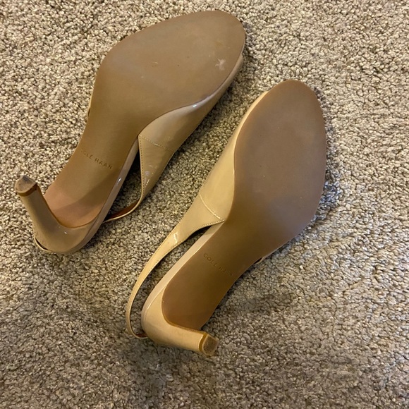 Cole Haan Tan Open Toe Slingback Patent
Leather Heels 8.5 - Picture 3 of 4